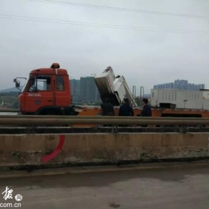 3名檢測人員在南寧三岸大橋不慎掉入邕江，遇難原因讓人氣炸！ ... ... ...