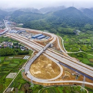 智能系統護航隧道運營安全 329國道高標準建設智慧公路