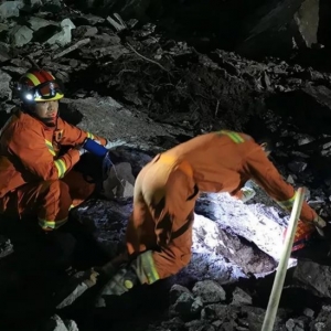 四川甘洛縣埃岱村山體邊坡垮塌：已清理200方塌方體