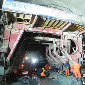 云南在建隧道事故又搜救出1名遇難者 仍有4人失聯
