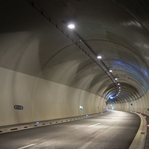 『西銀鐵路』新永壽梁隧道貫通