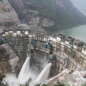 厲害！中國耗資246億大壩，花費8年時間建成，比三峽大壩高120米 ... ...